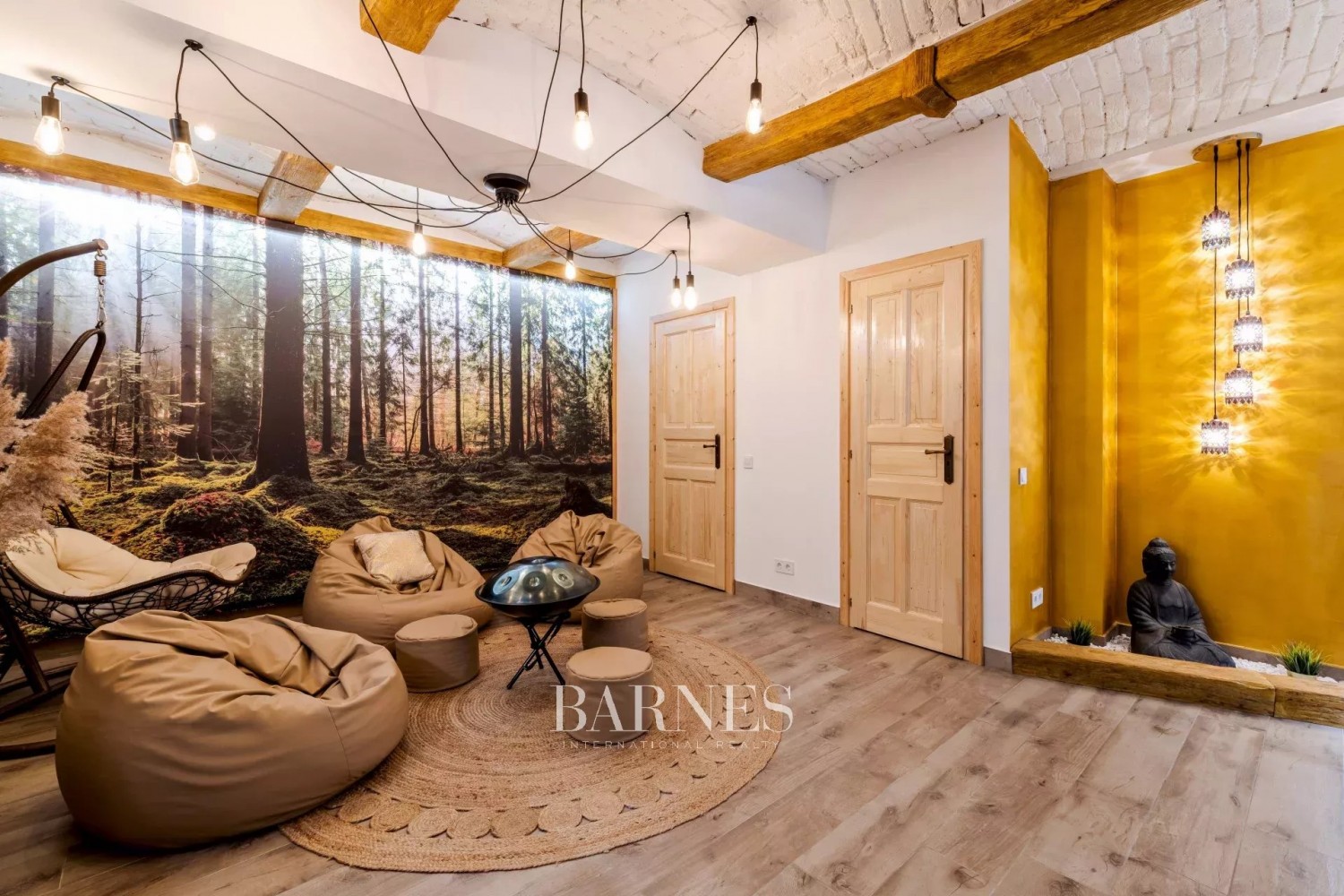 Separate villa-apartment with garden access, in ancient wooded environment - picture 15