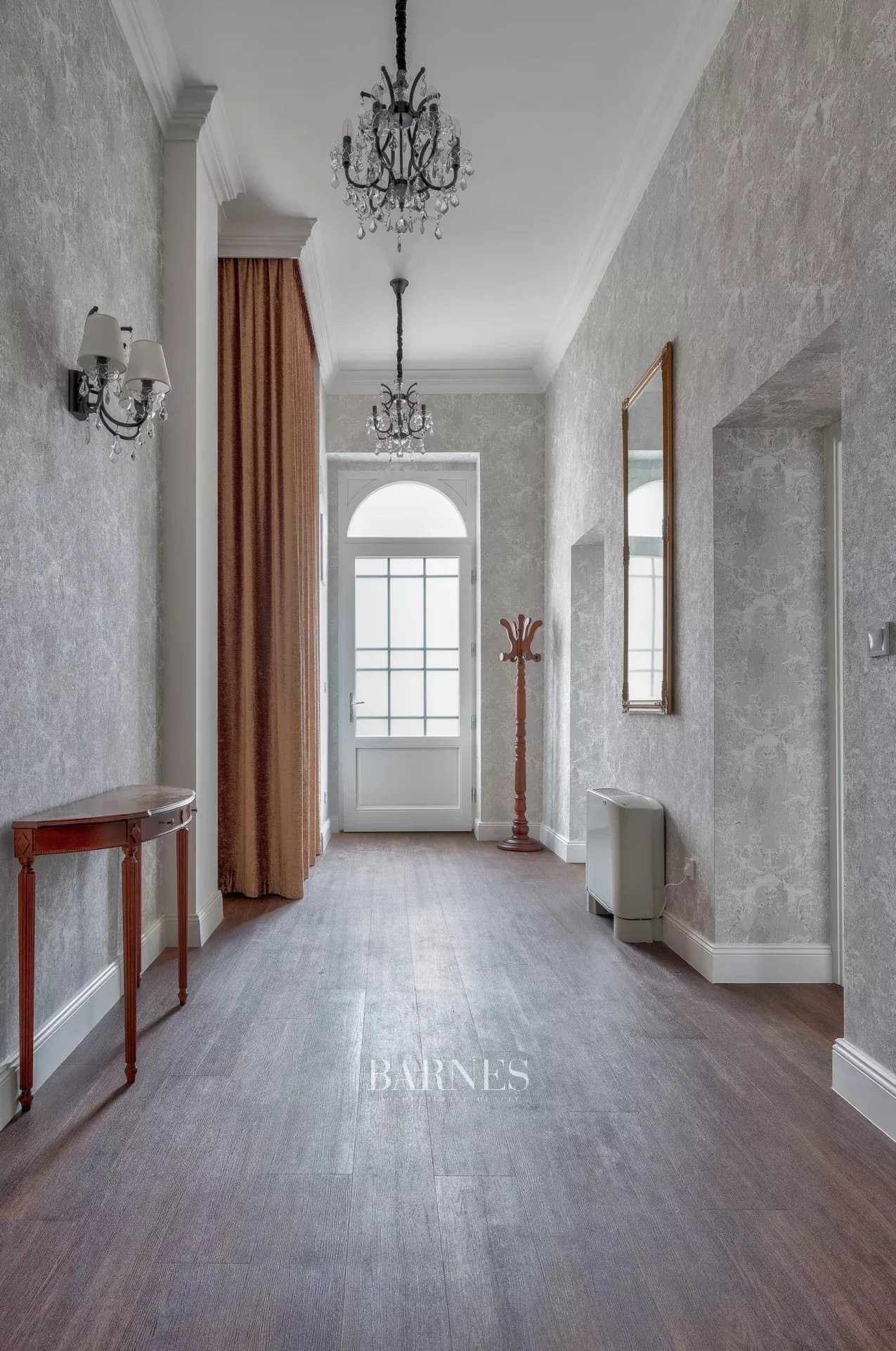 Klasszikus elegancia a Kodály Körönd ikonikus palotájában - picture 10