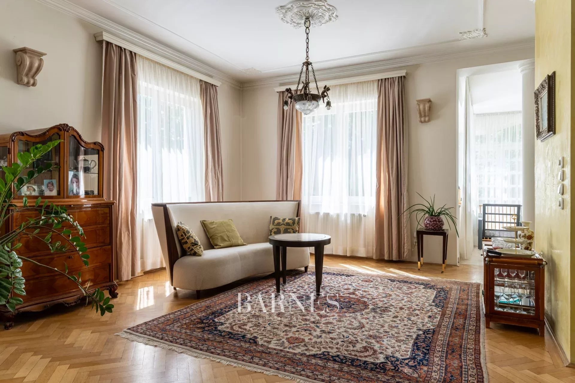 Exceptional Historic Villa for Sale on Kis-Svábhegy with Panoramic Views of Buda Castle - picture 14