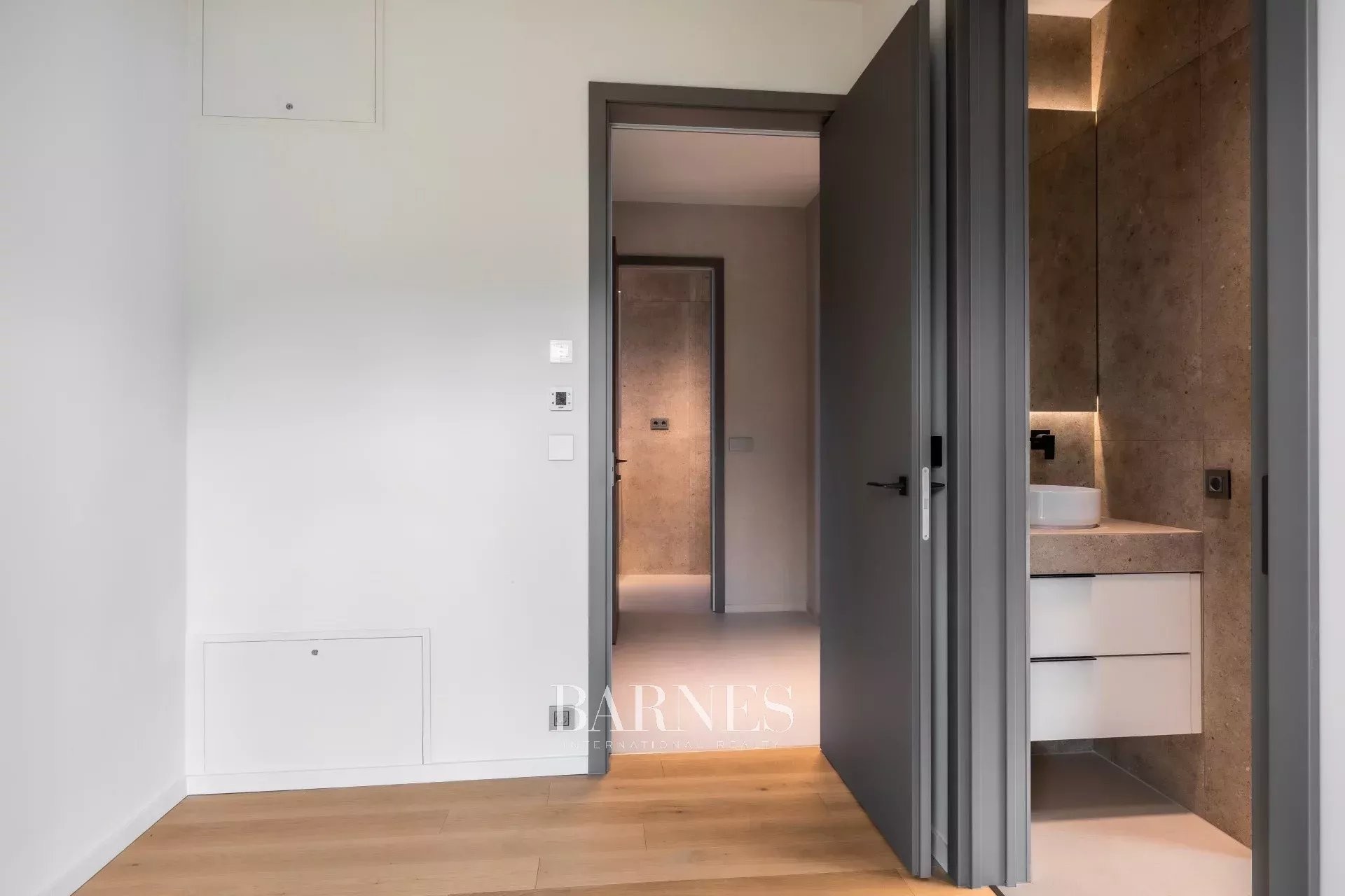 Panoramic Luxury Home at Harsánylejtő, with Garden and Pool - picture 23