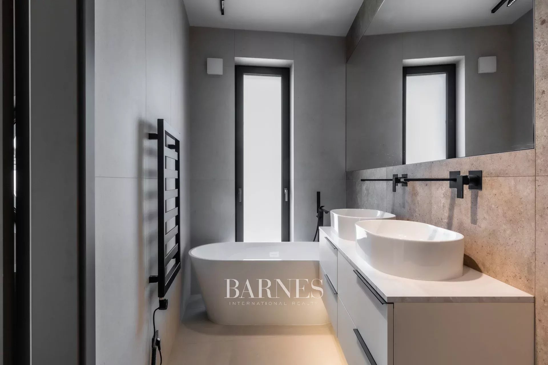 Panoramic Luxury Home at Harsánylejtő, with Garden and Pool - picture 22