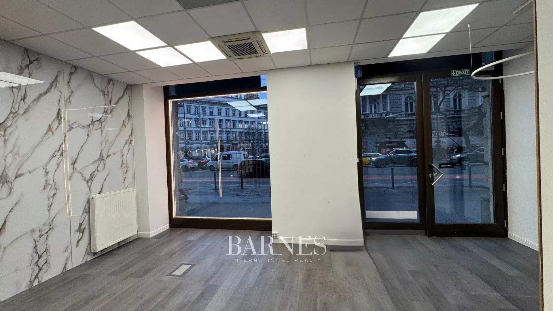 Commercial  Unit for rent at Andrássy Avenue - picture 2