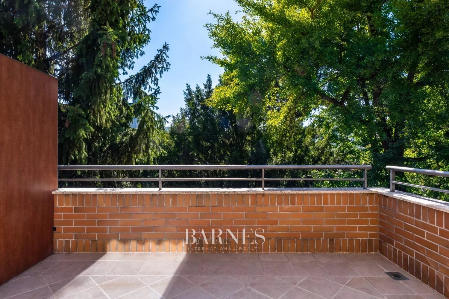 Exclusive 200 m² Duplex Apartment for Rent in Pasarét, in a Quiet Side Street - picture 3