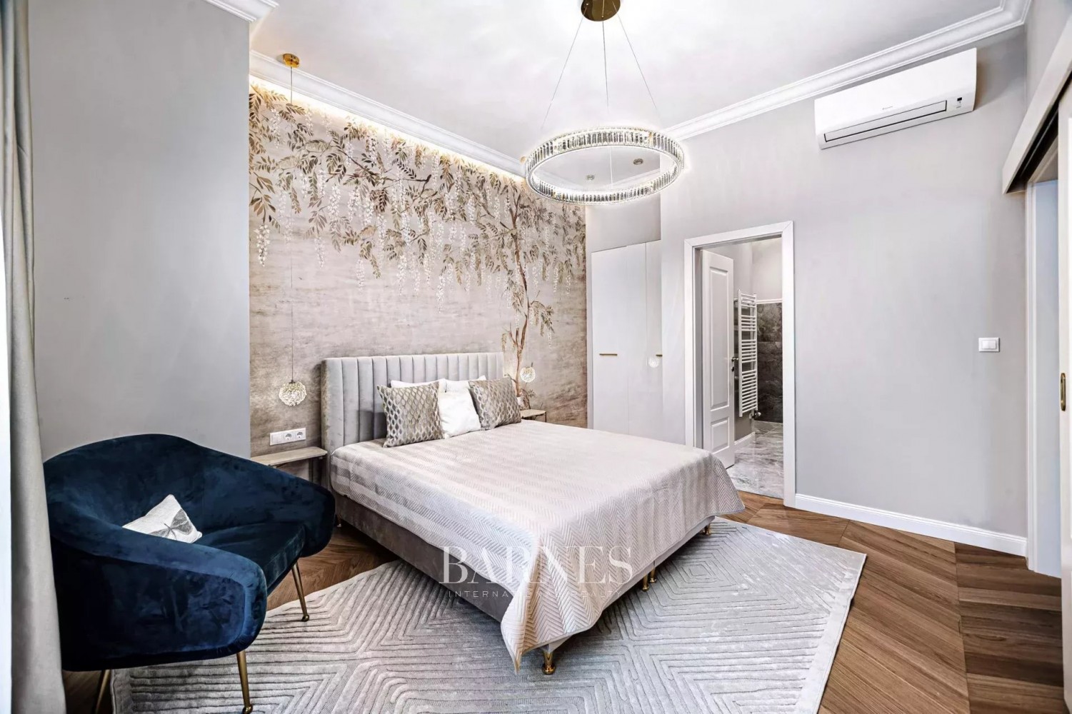 2 hálós, bútorozott designer lakás a Parlament közelében - picture 5