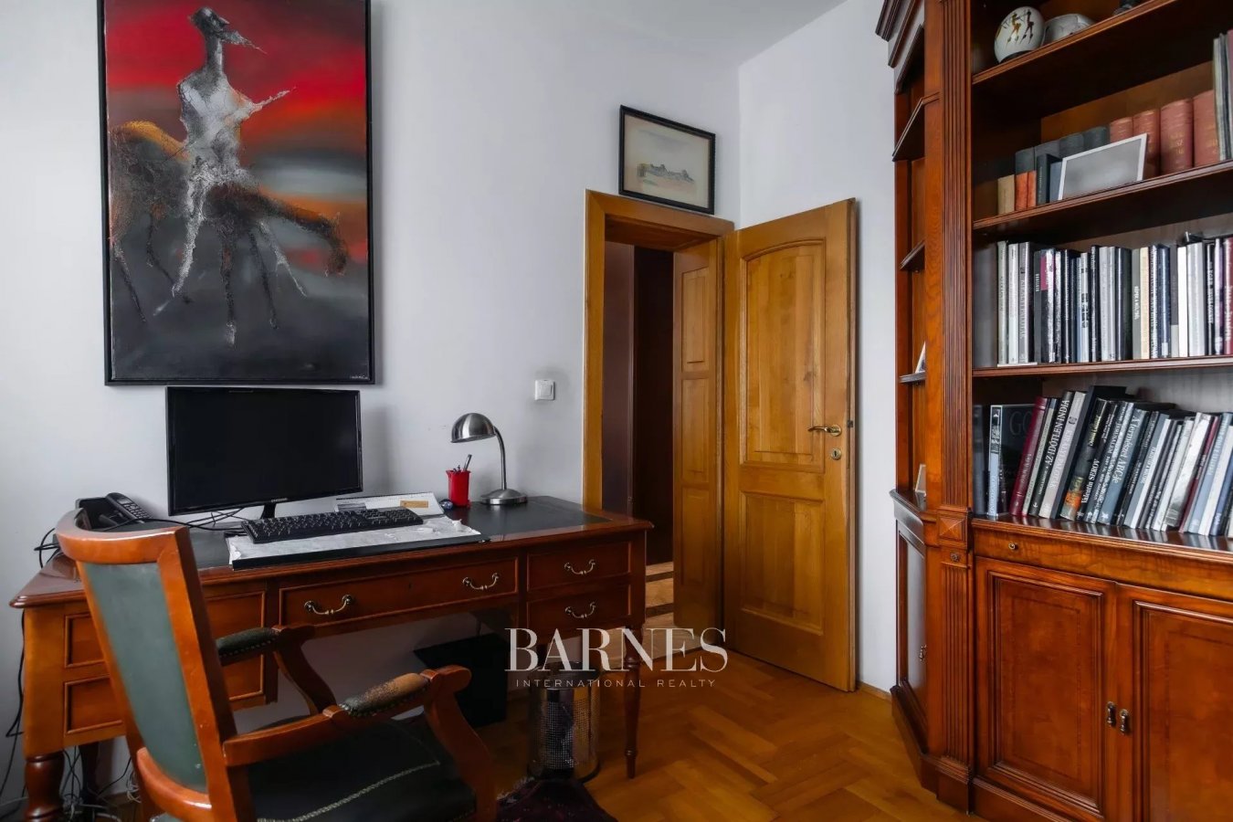 Classical panoramic family villa with exclusive Buda side location - picture 18