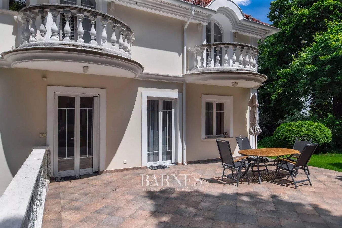 Classical panoramic family villa with exclusive Buda side location - picture 30