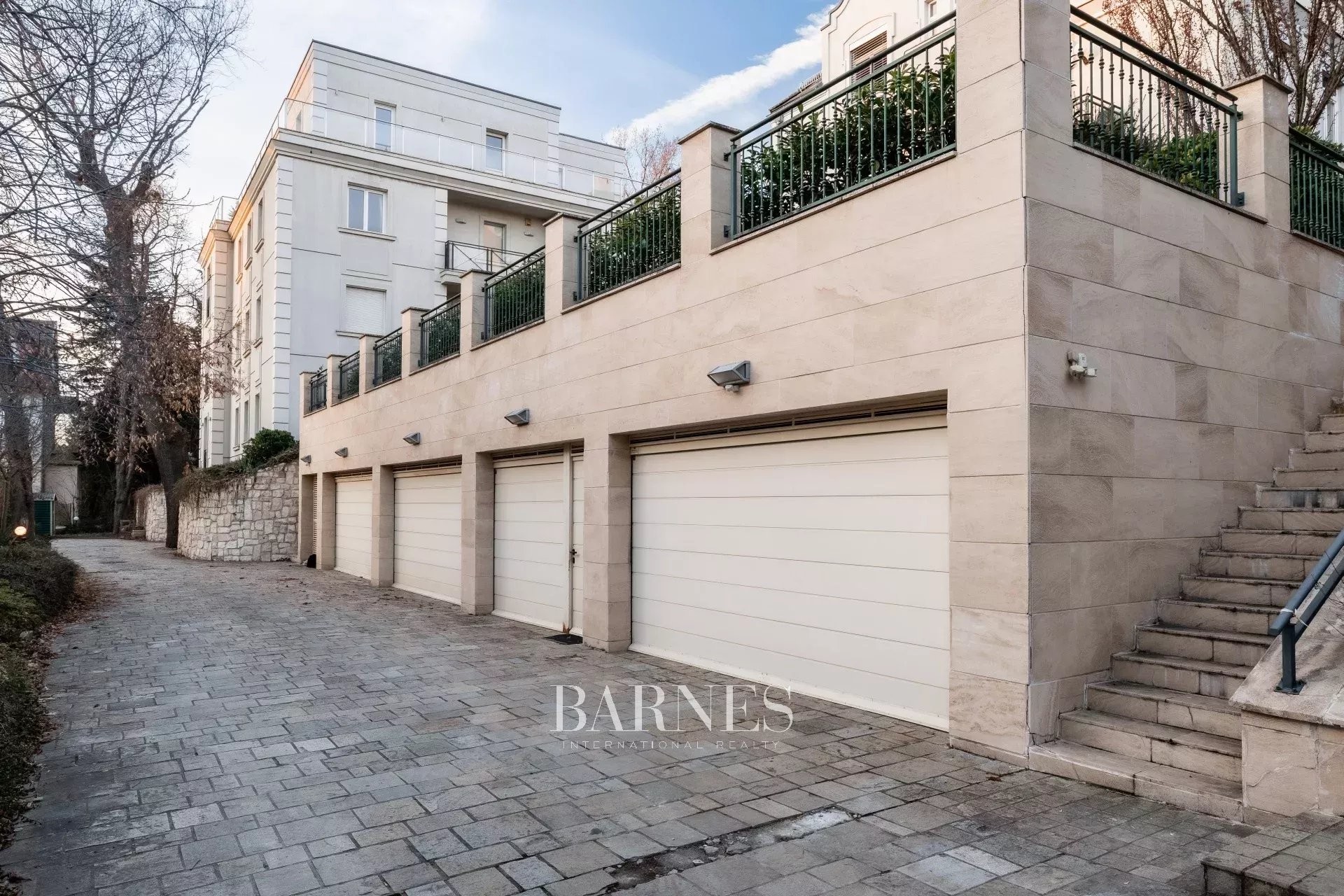 Kiadó: Panorámás, 3 hálószobás villalakás a Gellérthegy egyik csendes utcájában - picture 28