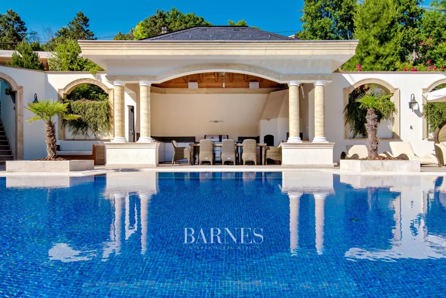 American Style Family Villa - picture 1