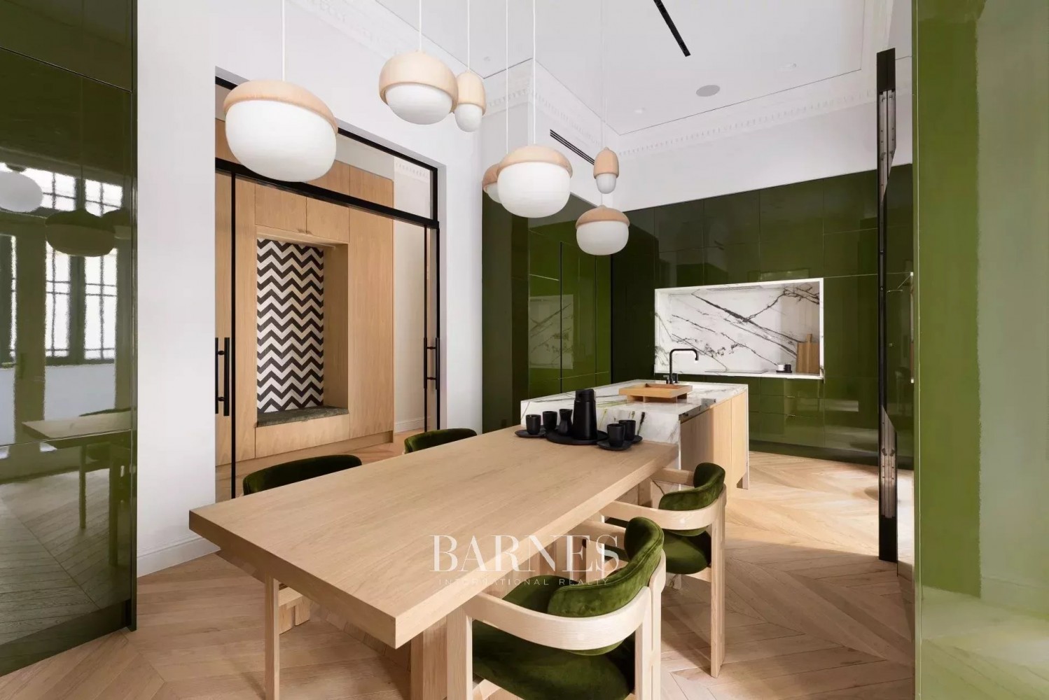 Kiadó exkluzív lakás a város szívében - picture 4