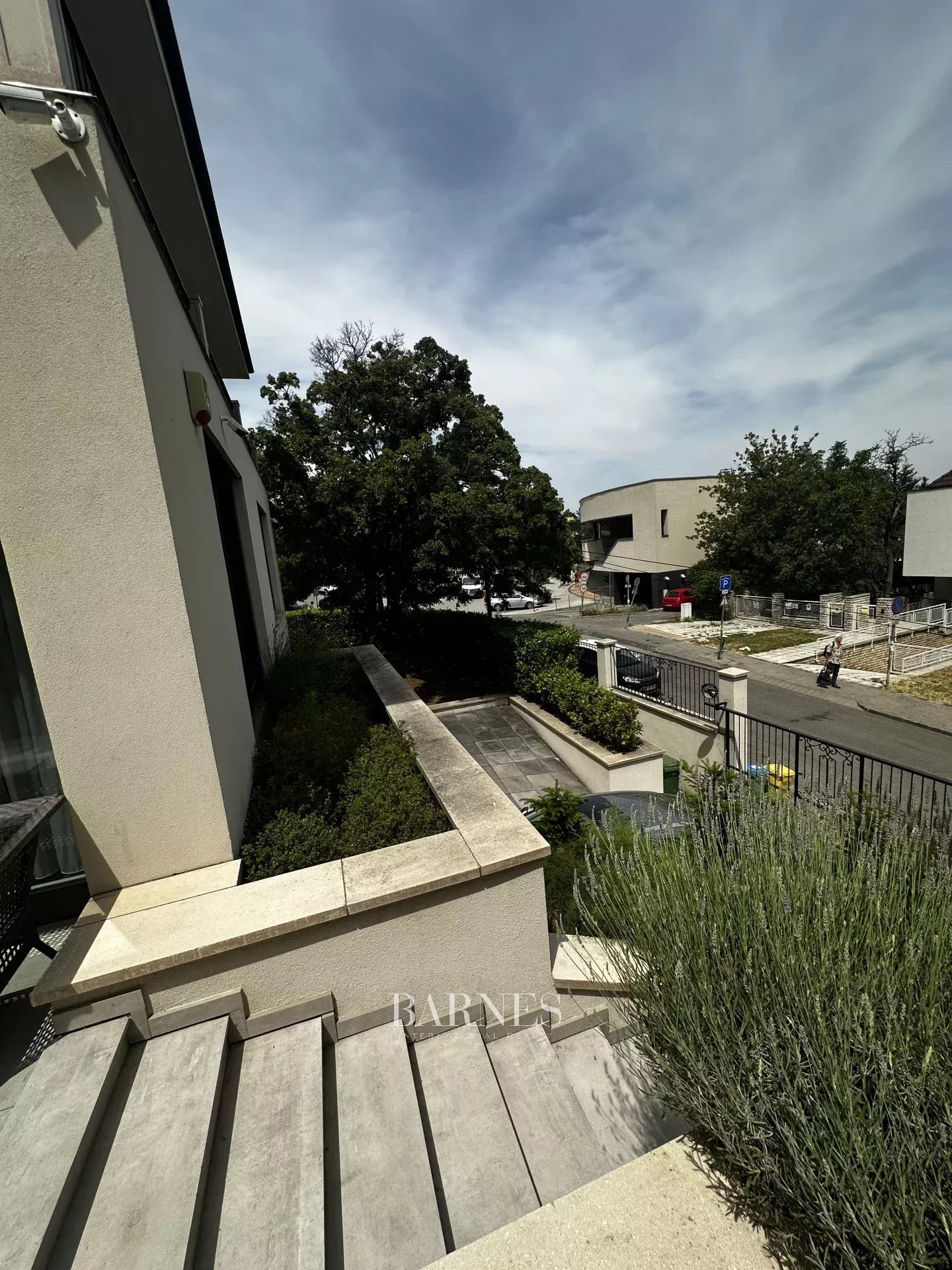 Kiadó irodaépület/cégközpont a XII. kerületben, az Orbánhegyen - picture 20