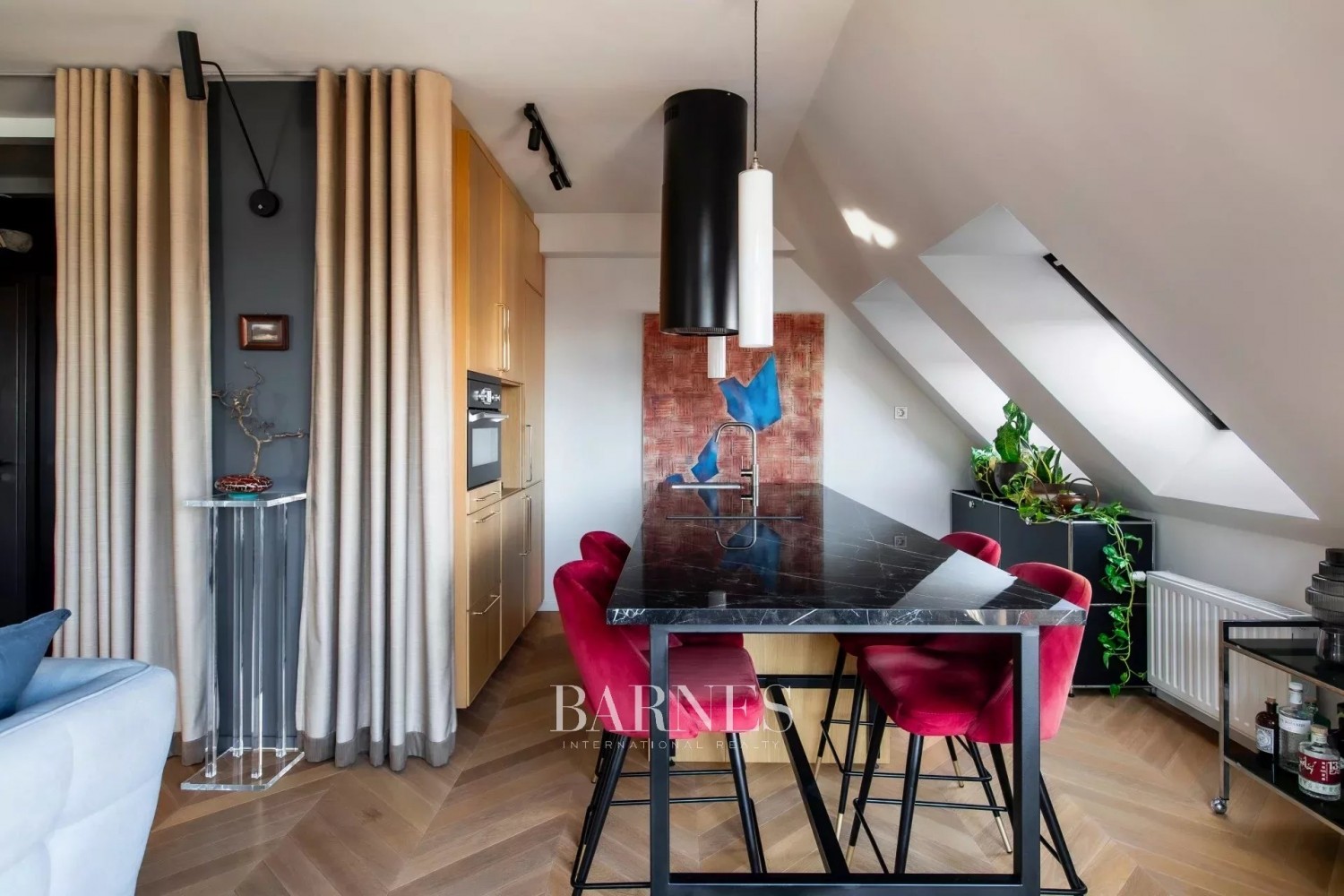 Modern apartment with terrace, panoramic view near Abdrássy út and Kodály körönd - picture 2