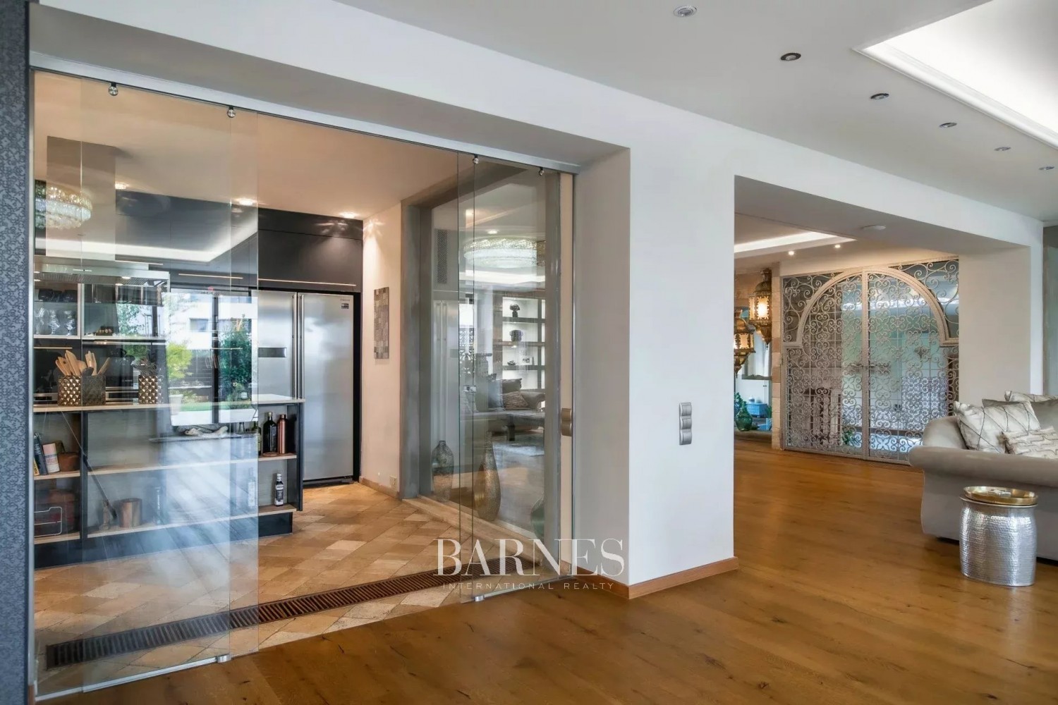 Resort-stílusú családi villa: a kikapcsolódás és a feltöltődés luxusszigete - picture 11