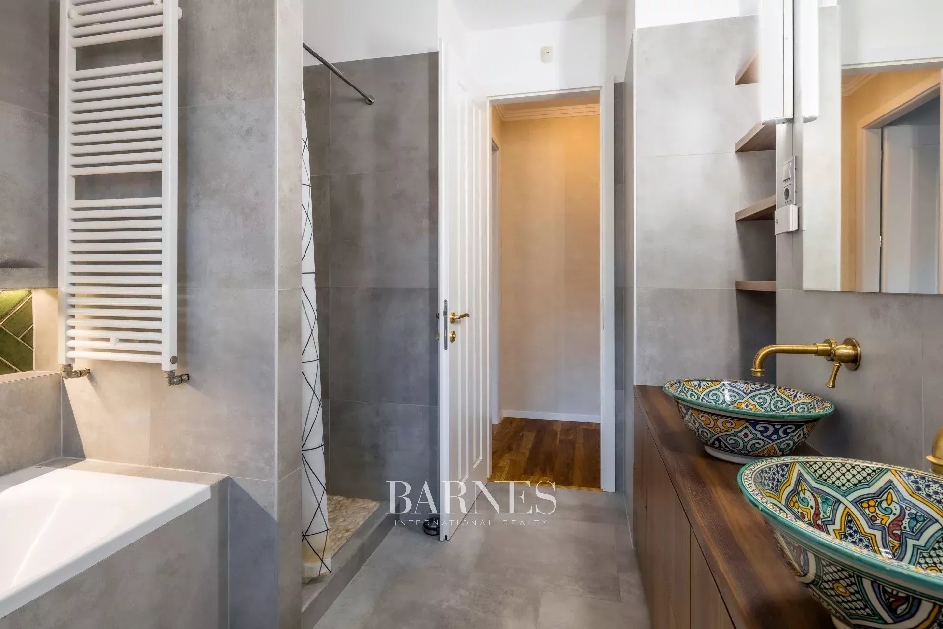 Kiadó: Panorámás, 3 hálószobás villalakás a Gellérthegy egyik csendes utcájában - picture 22