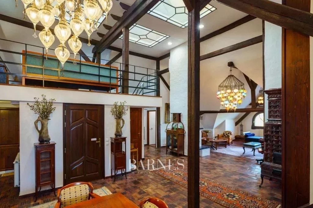 For Rent: An Exceptional Grand-Style Three-Bedroom Penthouse Overlooking Heroes’ Square - picture 15