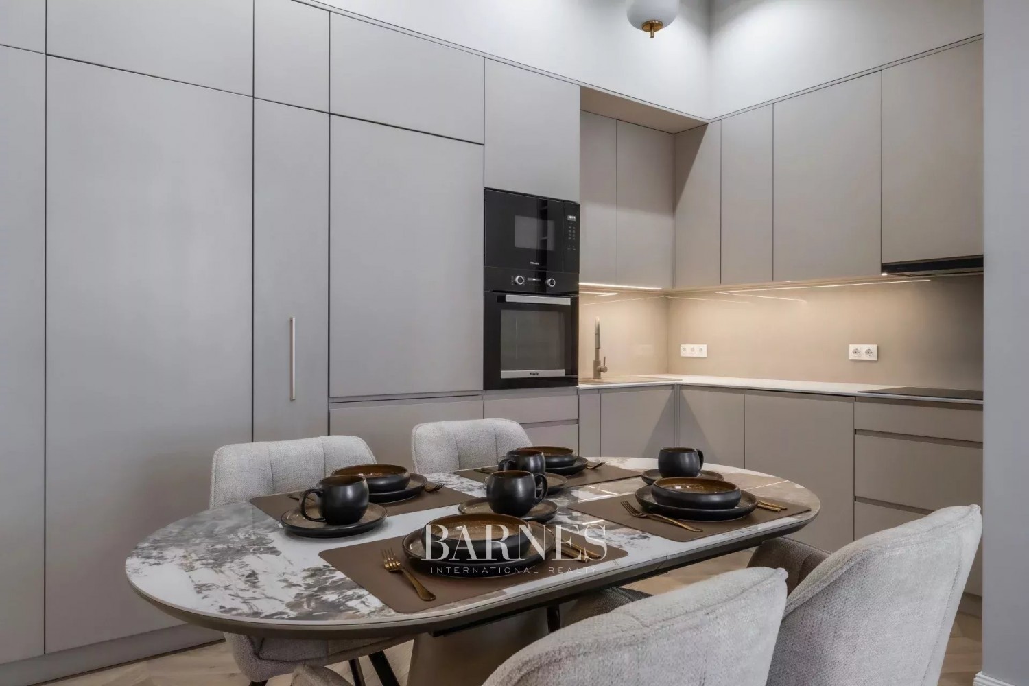 Prémium lakás a  Parlament szomszédságában - picture 4