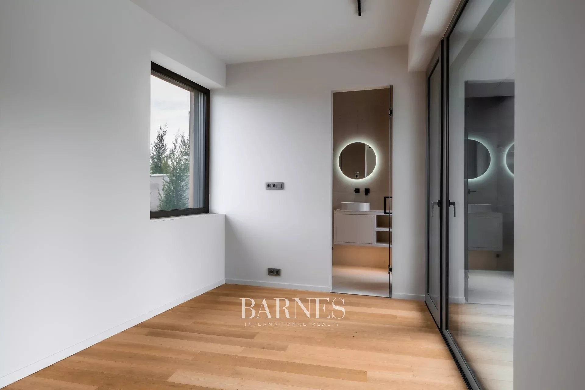 Panoramic Luxury Home at Harsánylejtő, with Garden and Pool - picture 25