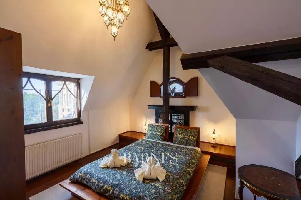 For Rent: An Exceptional Grand-Style Three-Bedroom Penthouse Overlooking Heroes’ Square - picture 16