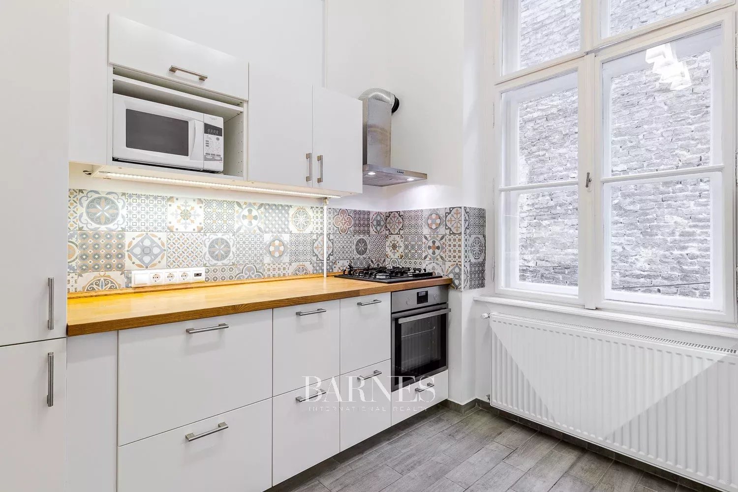 Andrássy úti lakás felújított műemlék épületben - picture 8