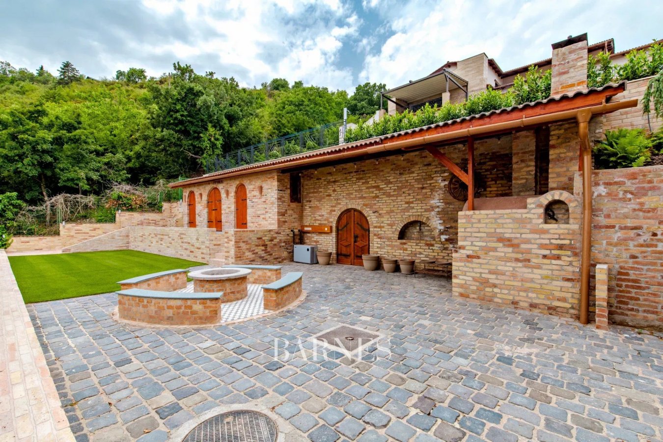 Buda - Eladó Luxusvilla Budaörsön – Kivételes Panoráma és Kényelem, telmészetvédelmi terület közvetlen szomszédságában - picture 25 title=
