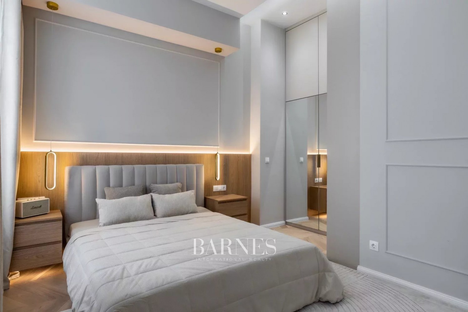 Lenyűgöző, modern lakás kilátással a Szervita térre - picture 13