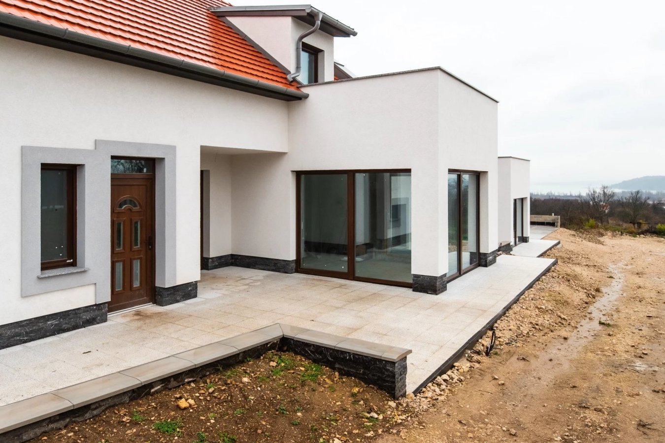 Property with a panorama, next to a grape arbor - picture 10