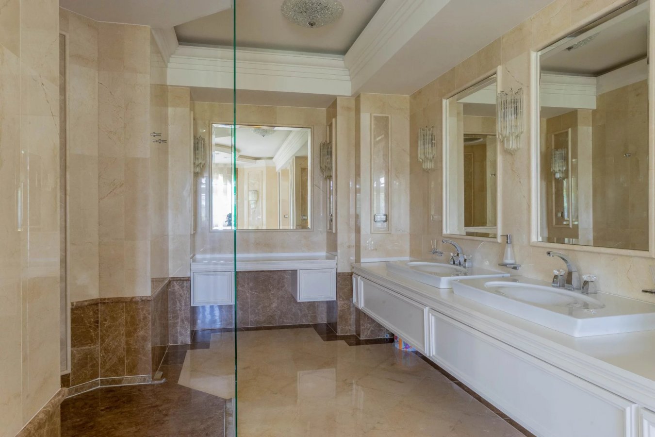 American-style Family Villa in II. District Budapest - picture 19