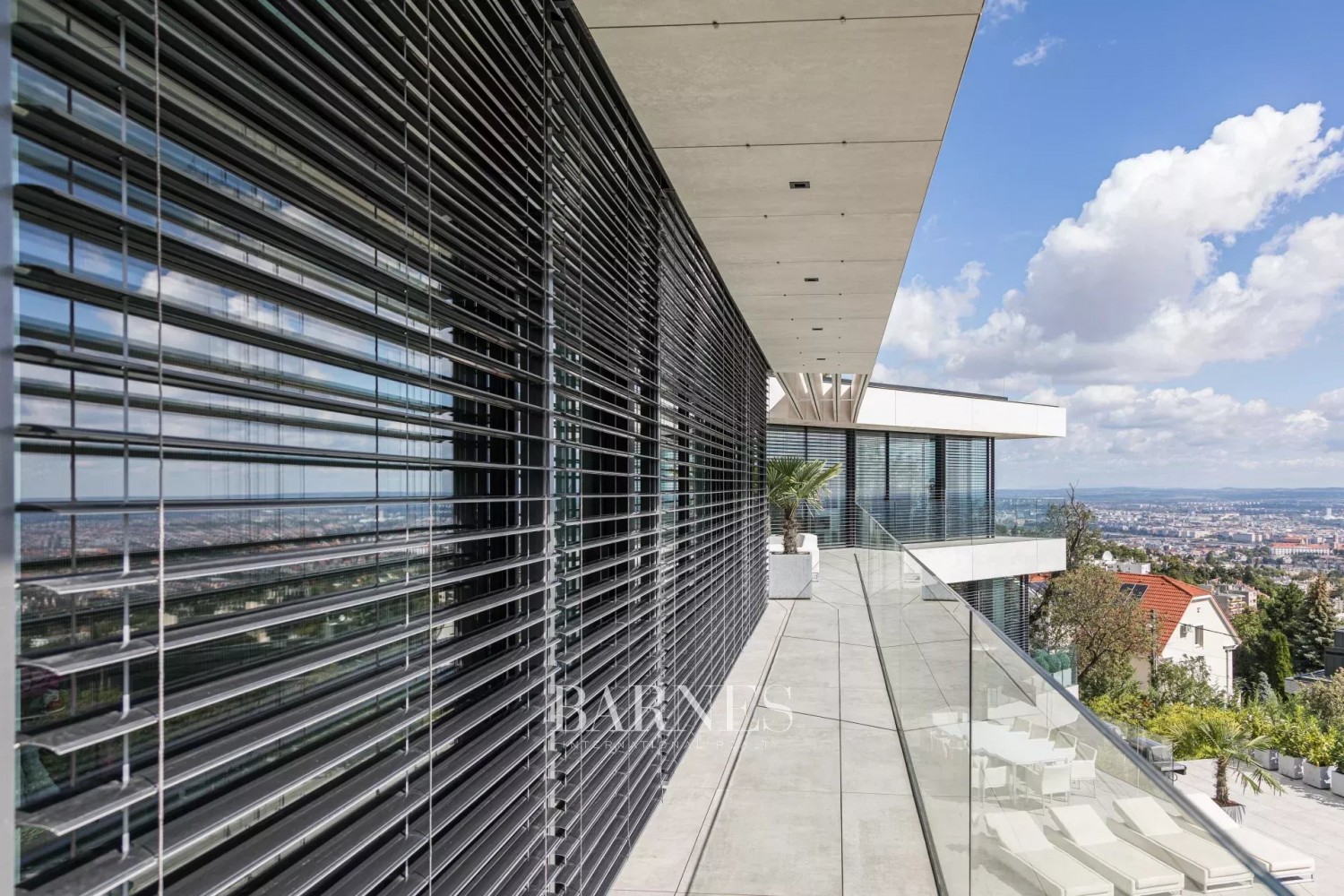 Stunning Villa on Márton Hill with Breathtaking Panoramic View - picture 16