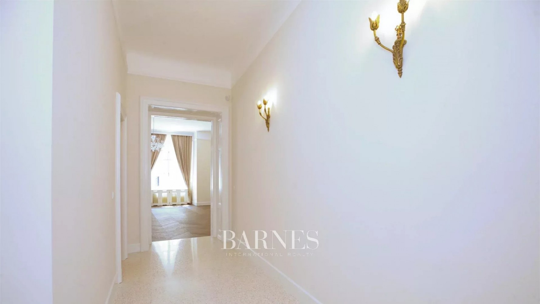 Négy szobás nagypolgári lakás bérlővel, befektetők számára,  szecessziós lakóházban - picture 9