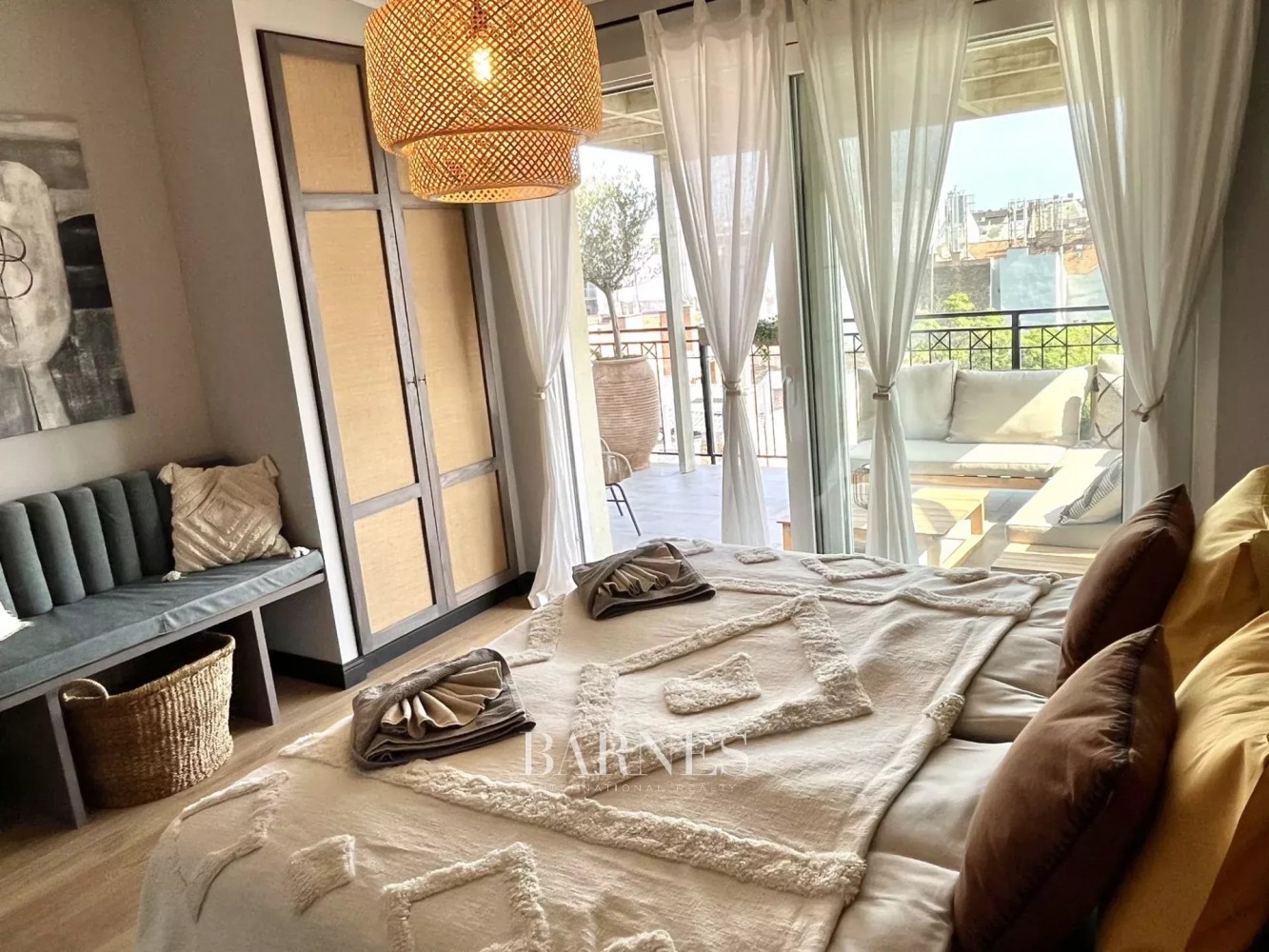 Kiadó három hálós, PANORÁMÁS, dupla teraszos lakás, heti takarítással a belvárosban! - picture 10