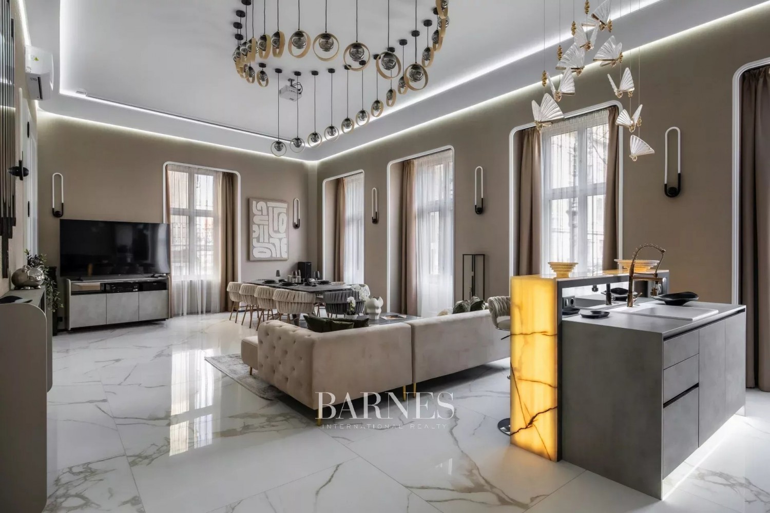 3 hálós, erkélyes saroklakás a Múzeum körúton - picture 1