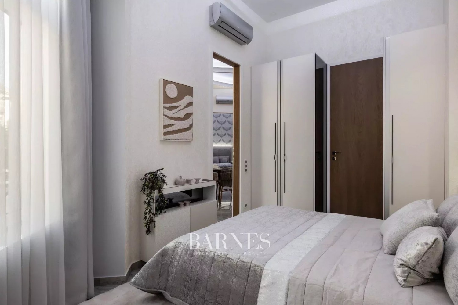 3-bedroom luxury apartment in the city center with  balcony and view to the Basilica - picture 18