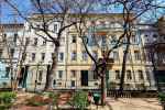 Windows overlooking Károlyi Garden: Parisian atmosphere in the downtown - picture 7 title=