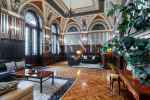 ​Beautifully restored 'true to age' bourgeois residence close to Andrássy Avenue