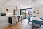 Two-bedroom apartment for rent in the Emerald residence - picture 16