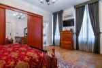 ​Beautifully restored 'true to age' bourgeois residence close to Andrássy Avenue - picture 16 title=