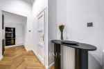 Elegant, Fully Renovated Apartment for Sale in the Heart of Budapest, at the Corner of Váci Street and Párizsi Street! - picture 13 title=