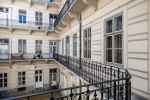 3-bedroom luxury apartment in the city center with  balcony and view to the Basilica - picture 24