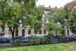 Stylish, Move-In Ready Apartment for Rent on the Newly Renovated Klauzál Square - picture 17 title=