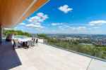 Luxusvilla a város felett